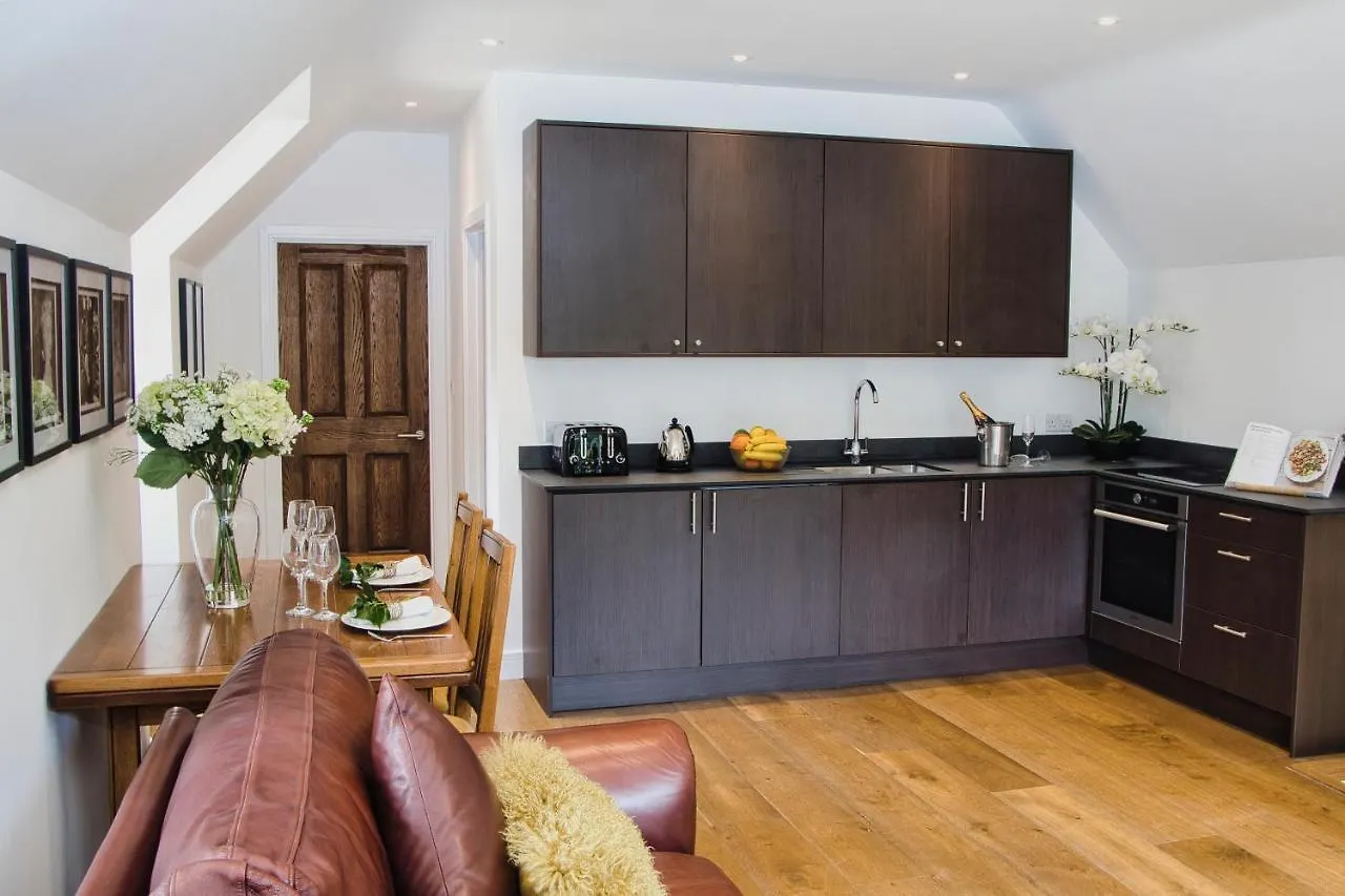 The Loft At Hewletts Farm - Stunning Apartment On The Cotswold Way Close To Cheltenham
